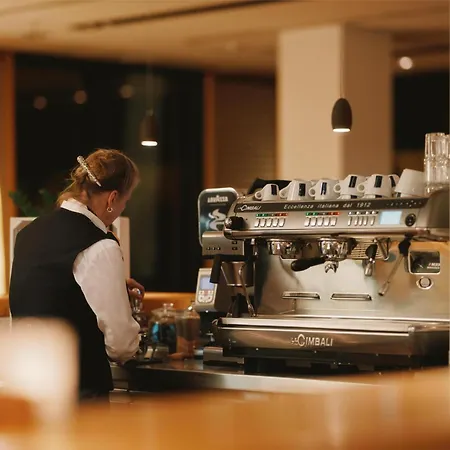 Lufthansa - Than A Conference Hotel