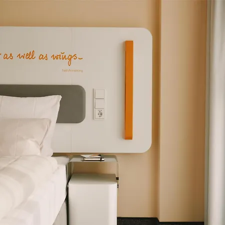 Отель Lufthansa - Than A Conference Зехайм-Югенхайм