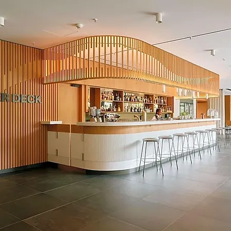 Hotel Lufthansa - Than A Conference