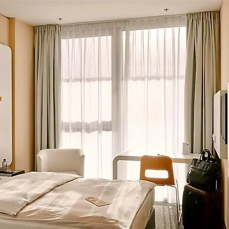 Lufthansa - Than A Conference Hotel