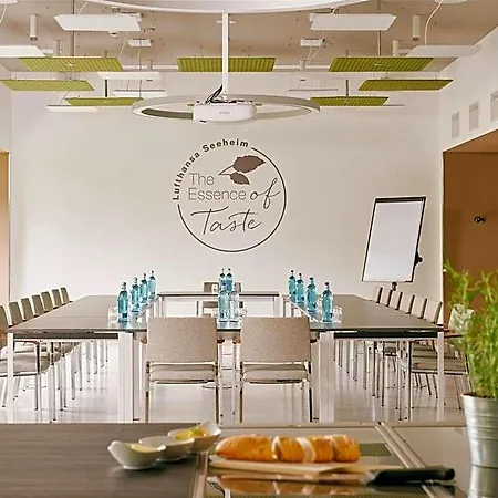 Hotel Lufthansa - Than A Conference 4*