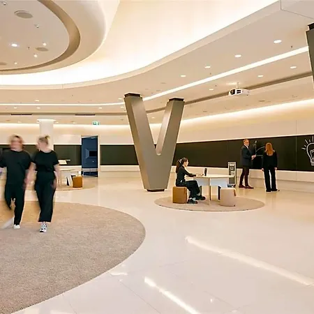 Lufthansa - Than A Conference Hotell