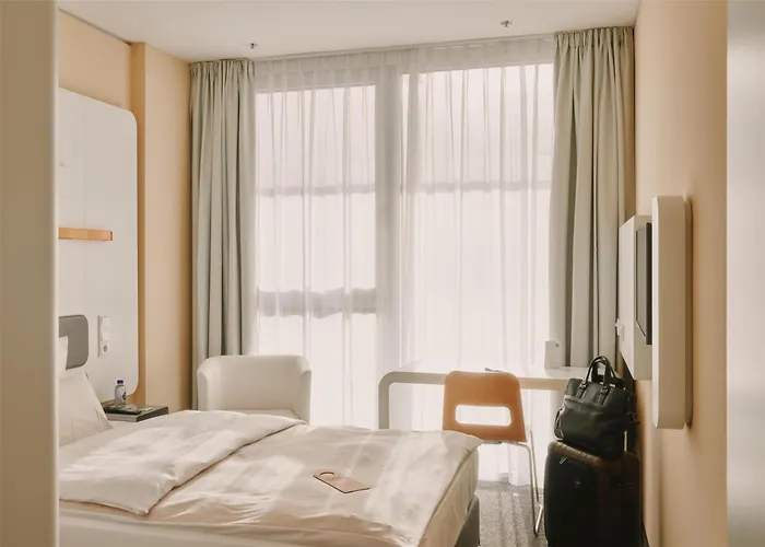 Lufthansa - Than A Conference 4*